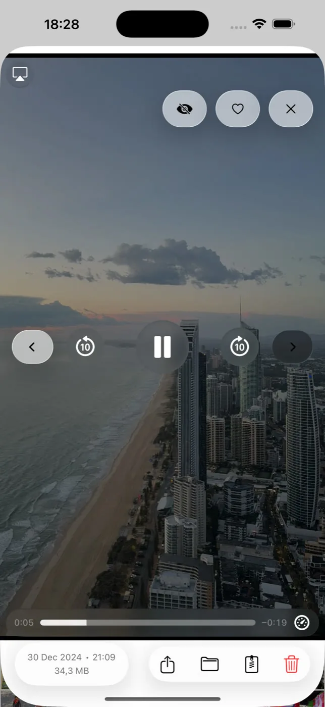 Tampilan layar penuh Slean untuk video dengan tanggal dan ukuran file.